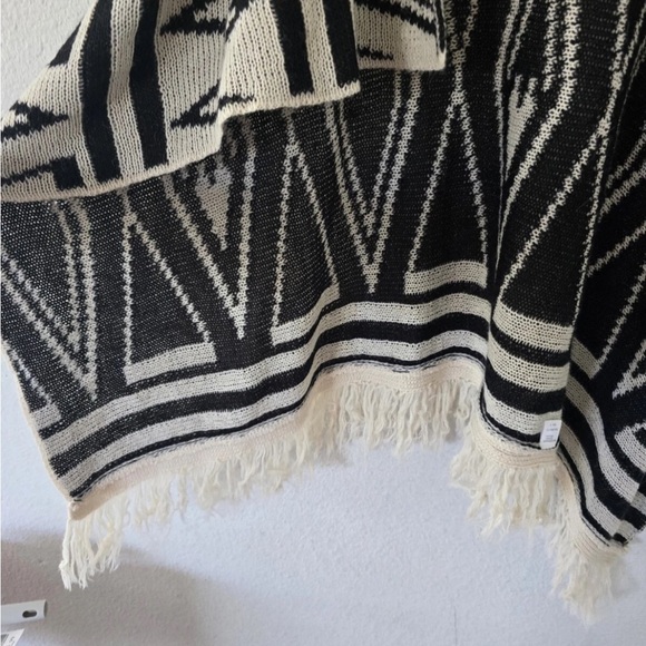 Elan Aztec Cardigan Reversible   Mixed Print Womens S Fringe Wool Oversized Boho - Picture 5 of 12